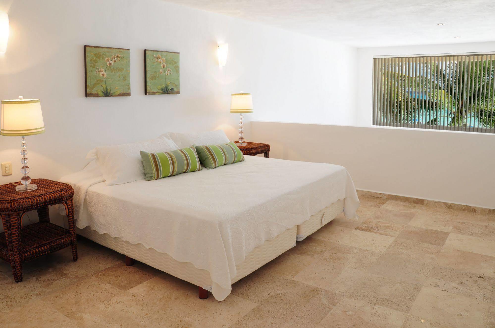 Ocean Plaza Condos Playa del Carmen Bagian luar foto
