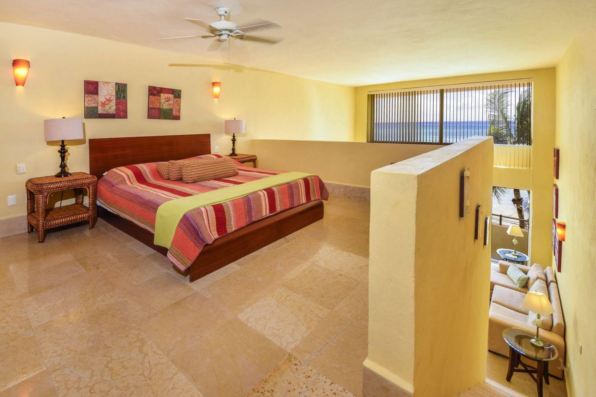 Ocean Plaza Condos Playa del Carmen Bagian luar foto